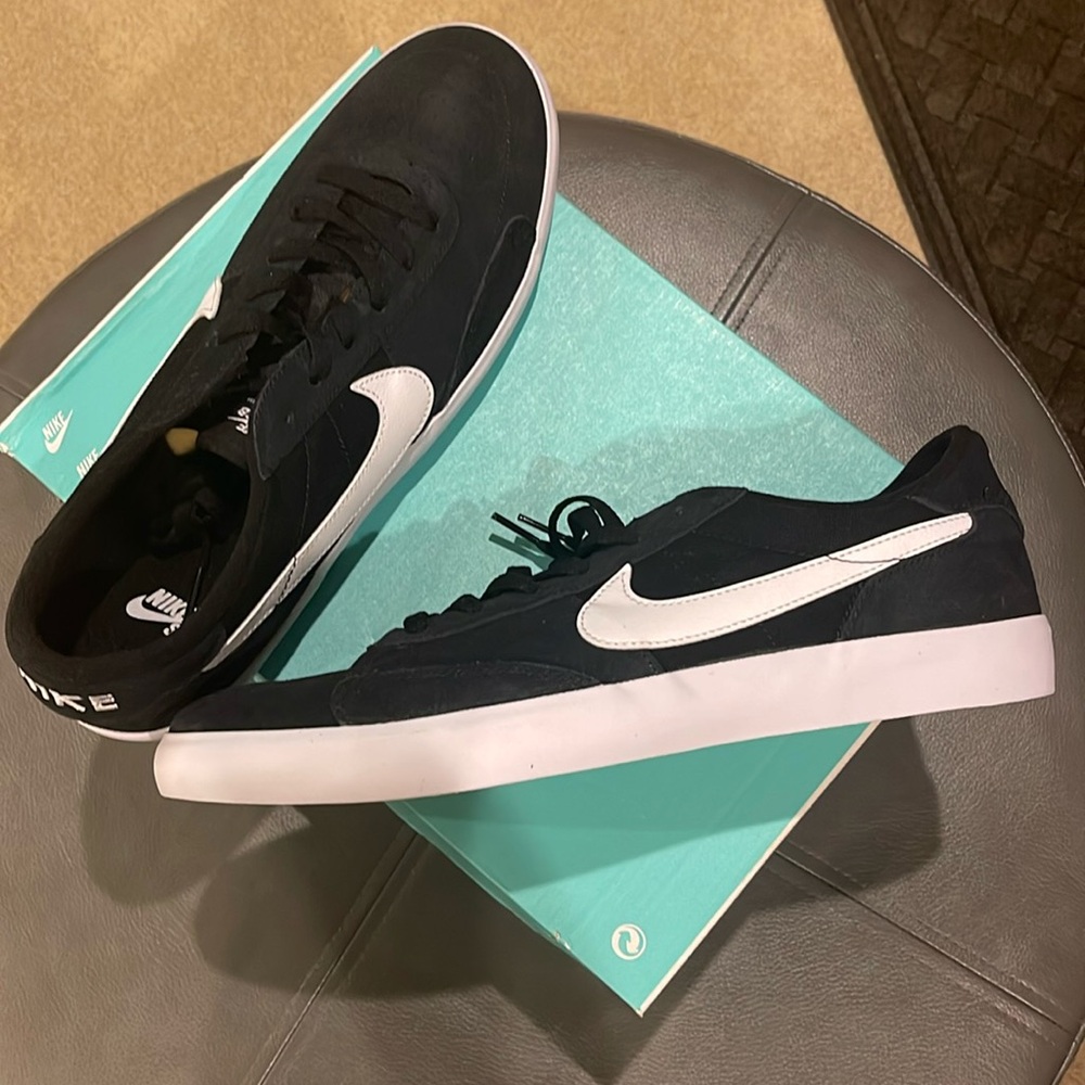 Nike SB Heritage Vulc Black and White Mens Shoe Sz 12
